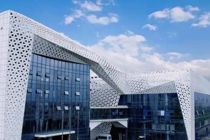 看球吧 · 从赛程表到观赛仪式：一位篮球迷的周中安排法